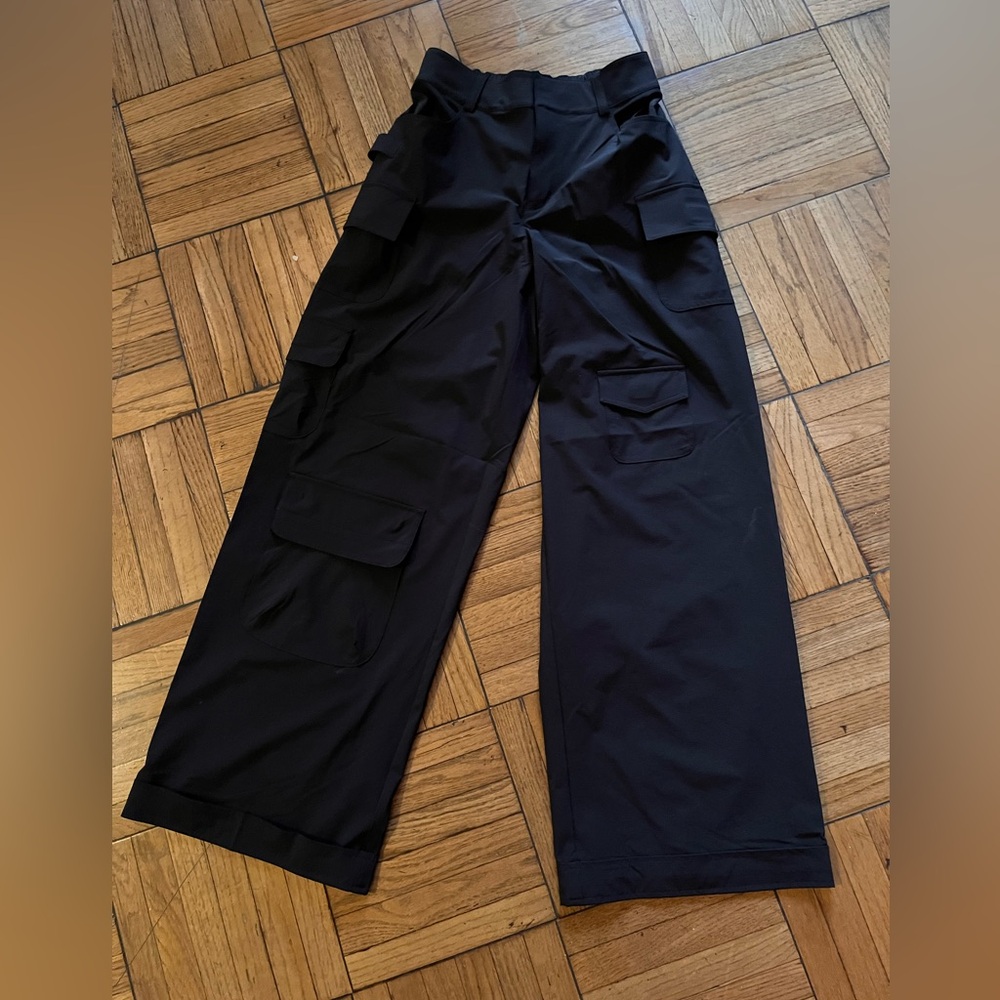ALO cargo pants XXS, never worn !